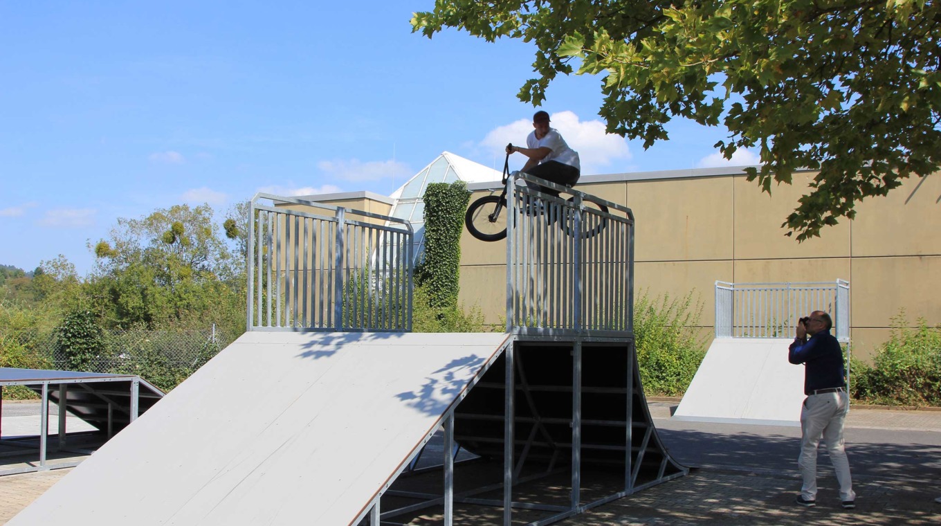 Skate- Und BMX-Anlage Am Jugendzentrum Lautertalhalle